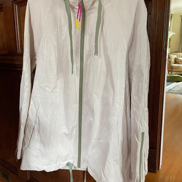 Nikki Jones Rain Jacket - Picture 3 of 8